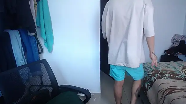 Snapshot of esjrobles chatting on 03/03/26, 04:46 esjrobles online show from 03/03/26, 04:46