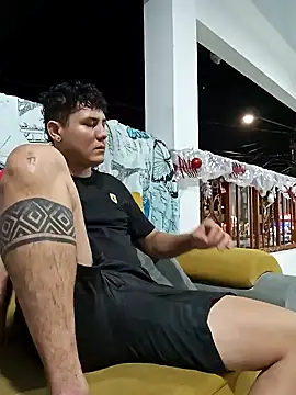 Snapshot of Pink_Jazmin chatting on 12/18/24, 12:10 Pink Jazmin online show from 12/18/24, 12:10