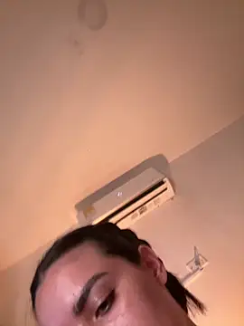 Pink Jazmin online show from 04/16/26, 01:17