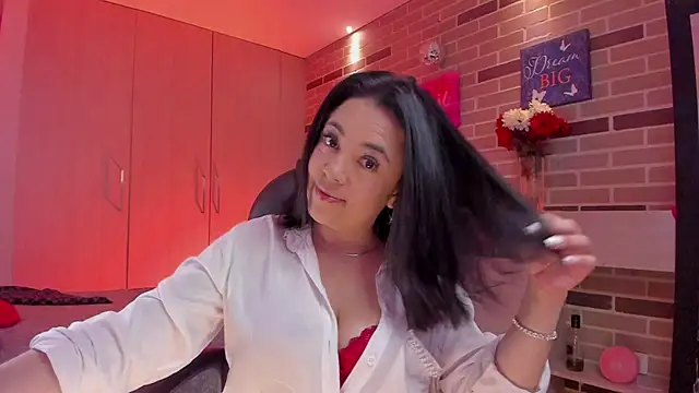 Bella fournier online show from 12/01/25, 09:09