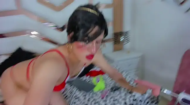 Snapshot of Raven_Whisper chatting on 12/23/24, 11:28 Raven Whisper online show from 12/23/24, 11:28