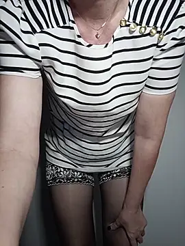 NEW CRYSTAL online show from 11/14/25, 08:57