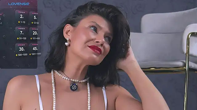 Snapshot of AnaisLeblanc chatting on 09/25/25, 03:54 AnaisLeblanc online show from 09/25/25, 03:54