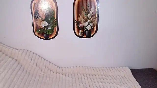 bellaa love  online show from 05/18/26, 01:13