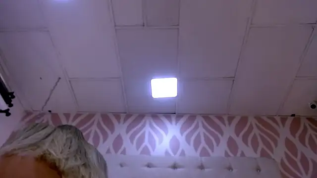 Snapshot of SashaDurante chatting on 05/27/26, 12:35 SashaDurante online show from 05/27/26, 12:35