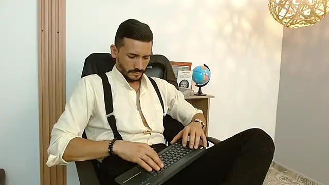 Reiko 85  online show from 02/06/25, 09:17