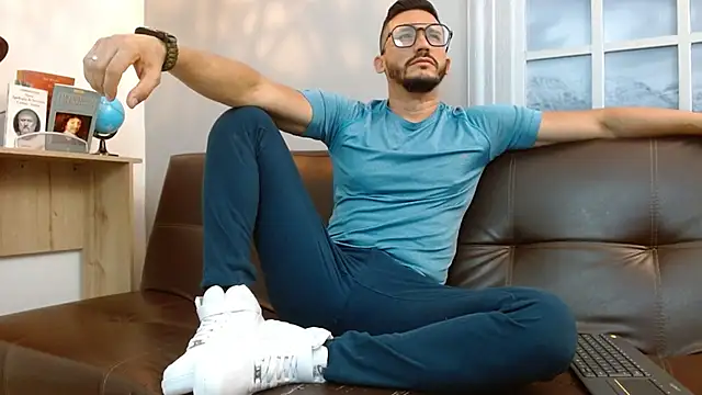 Reiko 85  online show from 03/10/25, 07:40