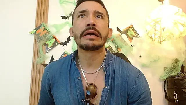 Reiko 85  online show from 10/21/25, 02:40