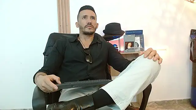 Reiko 85  online show from 11/24/25, 03:01