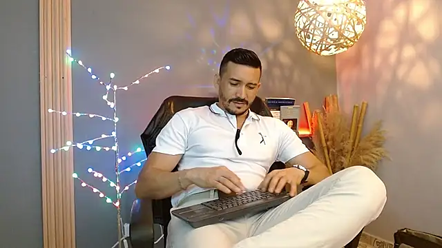 Reiko 85  online show from 03/28/26, 07:24