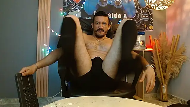 Reiko 85  online show from 04/08/26, 02:28