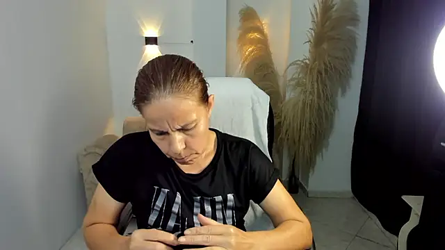 Milf karlye online show from 02/05/26, 03:55