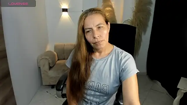 Milf karlye online show from 02/19/26, 04:19