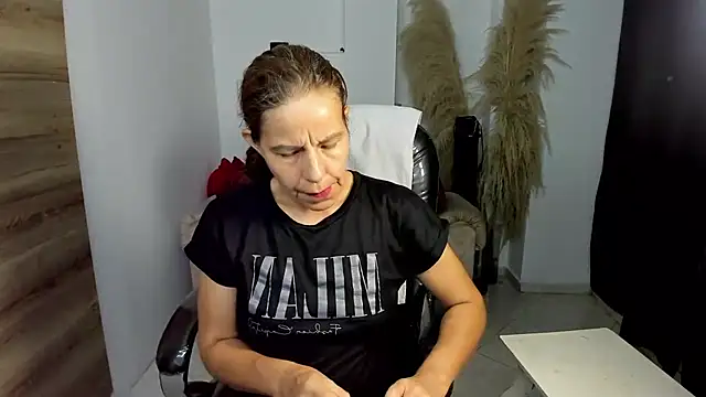 Milf karlye online show from 04/07/26, 02:01