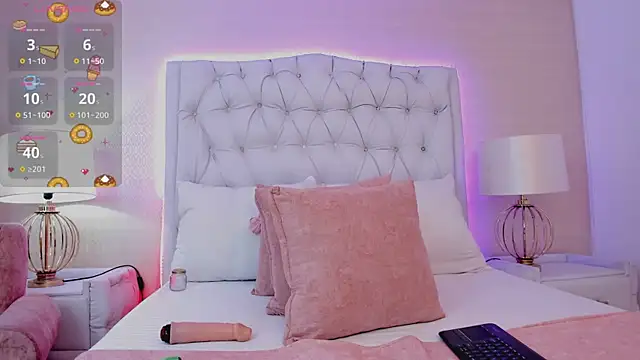 Snapshot of MonserratPeters chatting on 01/15/25, 03:43 MonserratPeters online show from 01/15/25, 03:43