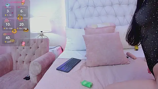 Snapshot of MonserratPeters chatting on 01/16/25, 11:06 MonserratPeters online show from 01/16/25, 11:06