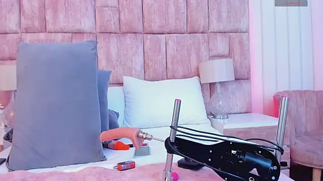 Snapshot of MonserratPeters chatting on 03/22/25, 07:42 MonserratPeters online show from 03/22/25, 07:42