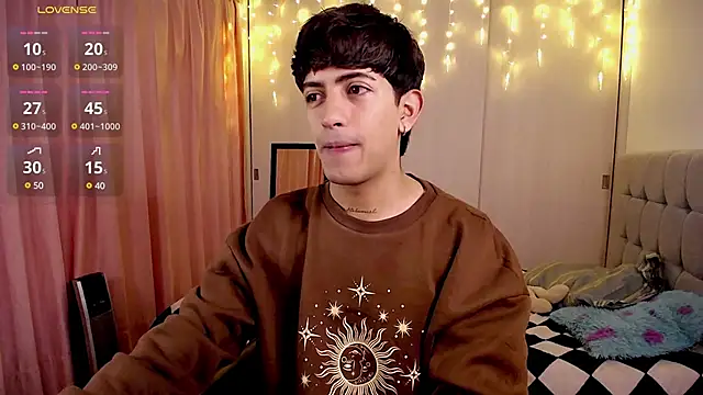 Snapshot of teobowny_ chatting on 12/13/24, 05:00 teobowny online show from 12/13/24, 05:00