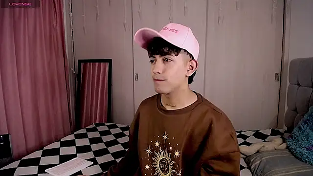 Snapshot of teobowny_ chatting on 12/19/24, 10:10 teobowny online show from 12/19/24, 10:10