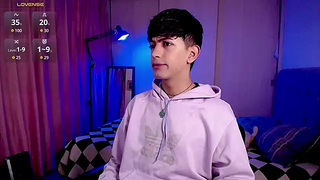 Snapshot of teobowny_ chatting on 01/21/25, 01:22 teobowny online show from 01/21/25, 01:22