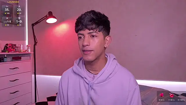 Snapshot of teobowny_ chatting on 10/04/25, 01:31 teobowny online show from 10/04/25, 01:31