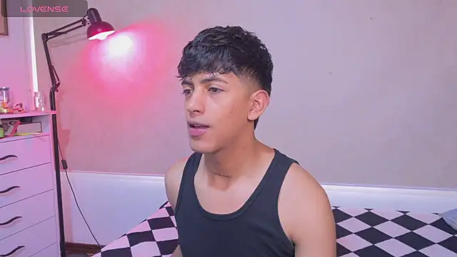 teobowny  online show from 11/28/25, 12:41