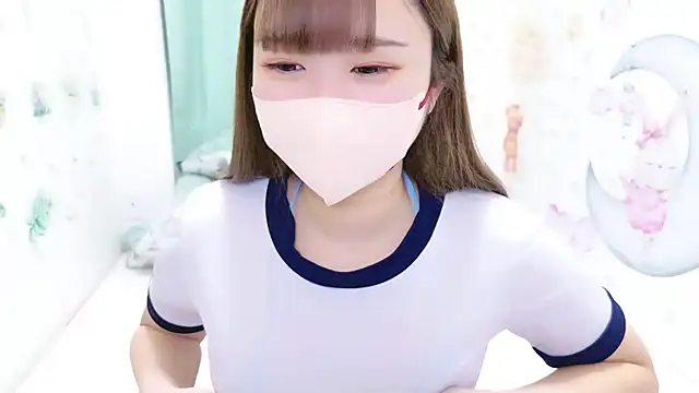 Snapshot of MAIKA_pyon chatting on 11/17/25, 06:24 MAIKA pyon online show from 11/17/25, 06:24