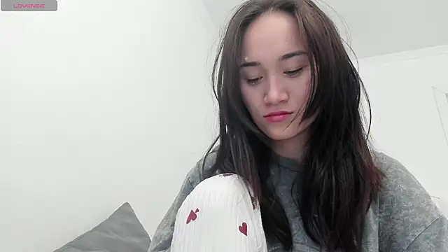 aenie online show from 03/11/25, 08:20