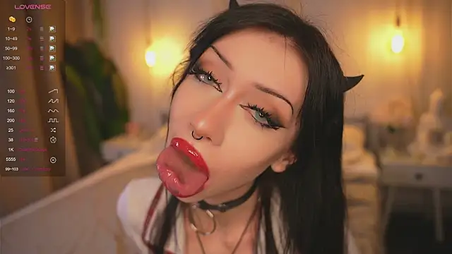 Snapshot of Devilsss_toy chatting on 11/03/25, 04:19 Devilsss toy online show from 11/03/25, 04:19