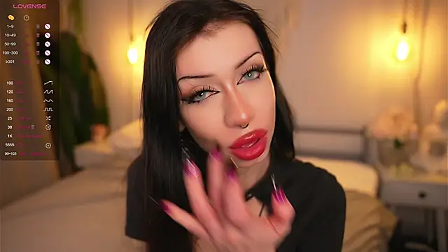 Snapshot of Devilsss_toy chatting on 11/09/25, 03:43 Devilsss toy online show from 11/09/25, 03:43