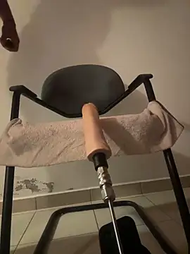 Snapshot of cretanbi chatting on 09/15/25, 04:51 cretanbi online show from 09/15/25, 04:51