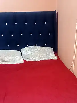 Luciouslips00 online show from 03/07/26, 12:02