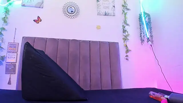 Snapshot of DeisyHarper chatting on 10/30/25, 06:26 DeisyHarper online show from 10/30/25, 06:26