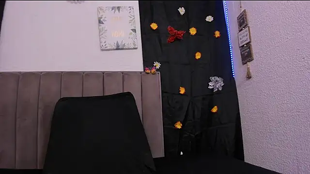 Snapshot of DeisyHarper chatting on 12/21/25, 06:42 DeisyHarper online show from 12/21/25, 06:42