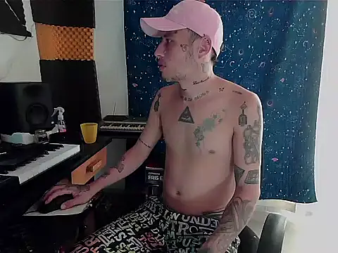 Snapshot of patrik_tattoo_ chatting on 01/08/25, 05:05 patrik tattoo online show from 01/08/25, 05:05