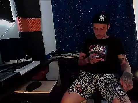 Snapshot of patrik_tattoo_ chatting on 02/05/25, 10:22 patrik tattoo online show from 02/05/25, 10:22