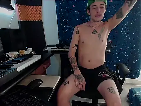 Snapshot of patrik_tattoo_ chatting on 03/02/25, 03:05 patrik tattoo online show from 03/02/25, 03:05