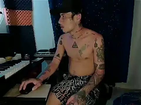 Snapshot of patrik_tattoo_ chatting on 03/06/25, 05:14 patrik tattoo online show from 03/06/25, 05:14