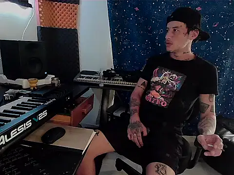 Snapshot of patrik_tattoo_ chatting on 03/14/25, 06:29 patrik tattoo online show from 03/14/25, 06:29