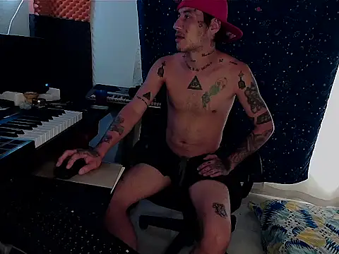 Snapshot of patrik_tattoo_ chatting on 03/17/25, 01:29 patrik tattoo online show from 03/17/25, 01:29