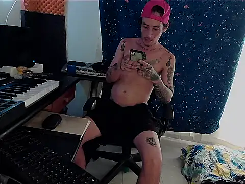 Snapshot of patrik_tattoo_ chatting on 03/17/25, 09:02 patrik tattoo online show from 03/17/25, 09:02