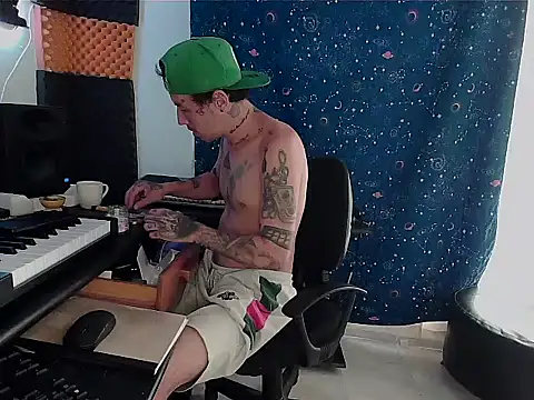 Snapshot of patrik_tattoo_ chatting on 03/22/25, 04:15 patrik tattoo online show from 03/22/25, 04:15