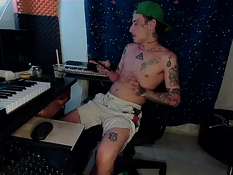 Snapshot of patrik_tattoo_ chatting on 03/23/25, 01:53 patrik tattoo online show from 03/23/25, 01:53