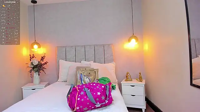 Snapshot of tutu_milf chatting on 03/16/25, 01:27 tutu milf online show from 03/16/25, 01:27