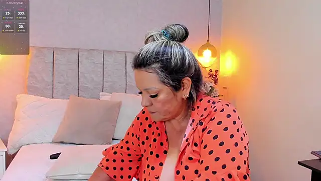 Snapshot of tutu_milf chatting on 03/20/25, 07:46 tutu milf online show from 03/20/25, 07:46