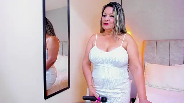 Snapshot of tutu_milf chatting on 10/11/25, 07:23 tutu milf online show from 10/11/25, 07:23