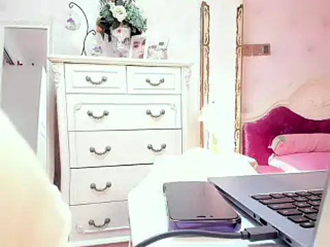 WJYD8 online show from 12/08/24, 11:57