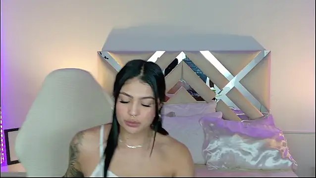 Mara Saenzz online show from 12/23/24, 02:24