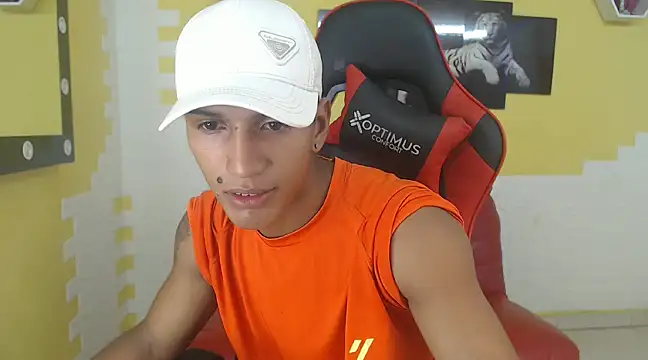 mau elixxx online show from 01/01/25, 05:44