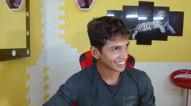 mau elixxx online show from 01/25/25, 02:04